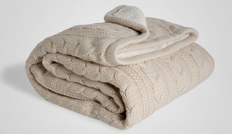 optimized-stay-warm-in-winter-zara-knit-blanket