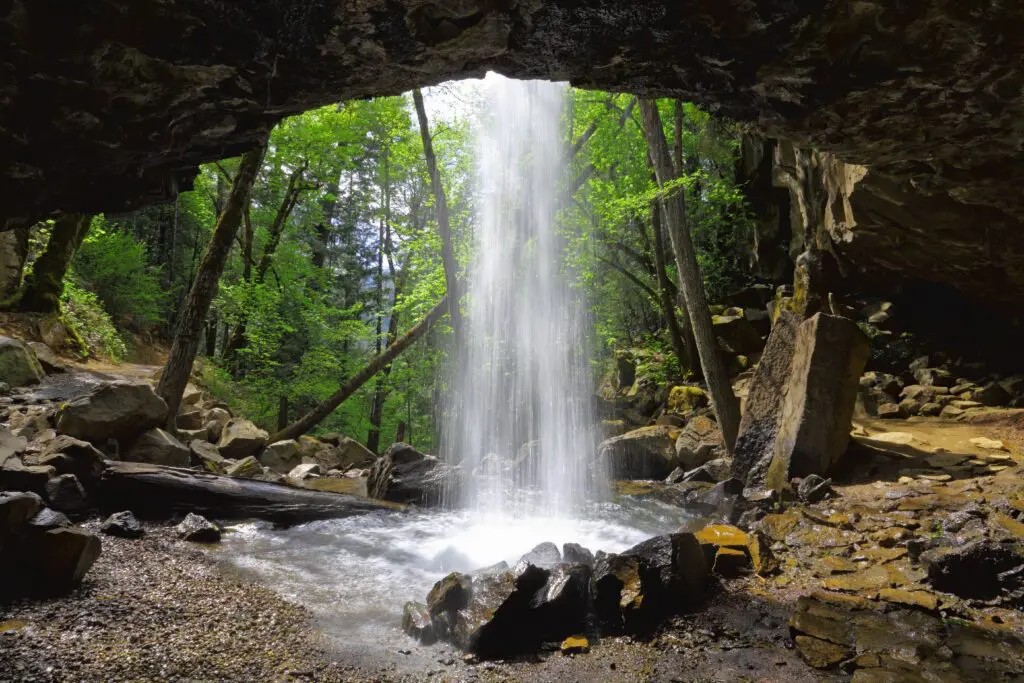 waterfalls in Siskiyou
