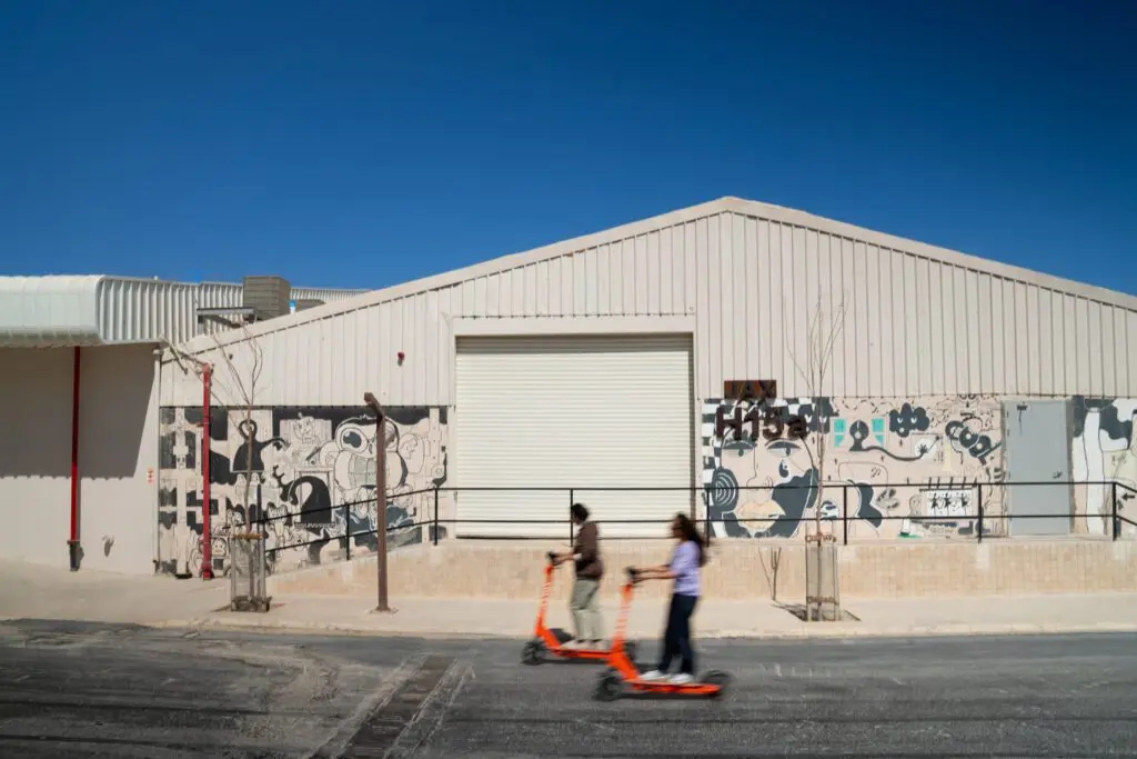 5 of the best neighbourhoods in Riyadh 5 jaxmural human 08477