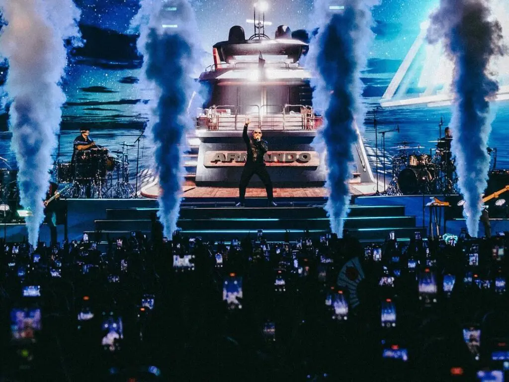 كاردي بي تشعل موسم مدل بيست ساوندستورم ٢٠٢٥ بإيقاع عالمي 2 بيتبول