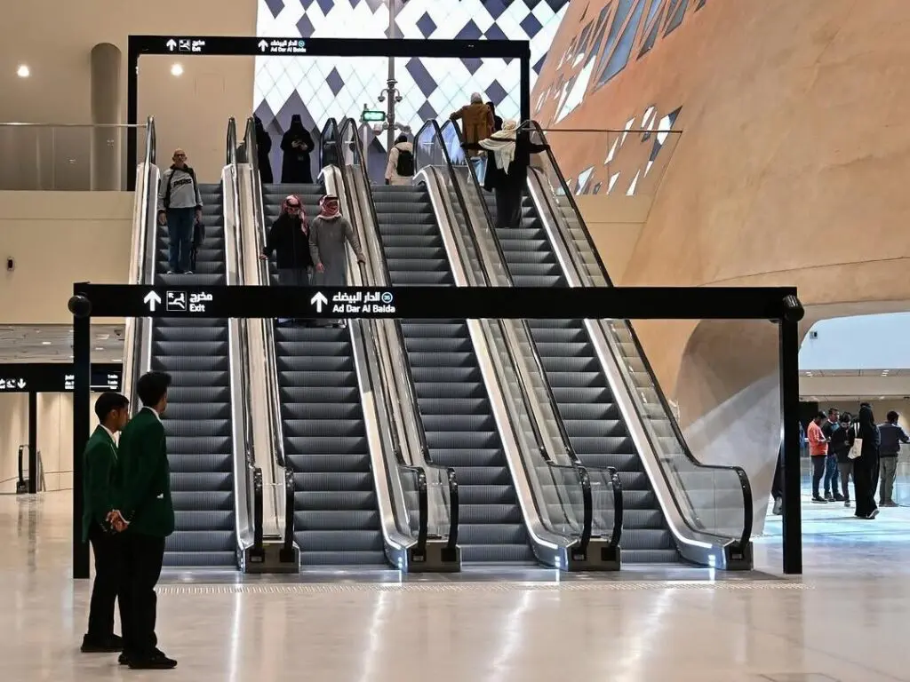 احذروا الفجوة: مترو الرياض ساعات رمضان 2026 هنا 2 مواعيد مترو الرياض رمضان 2026