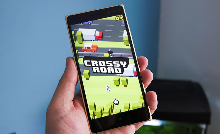Mobile Game Review: Crossy Road