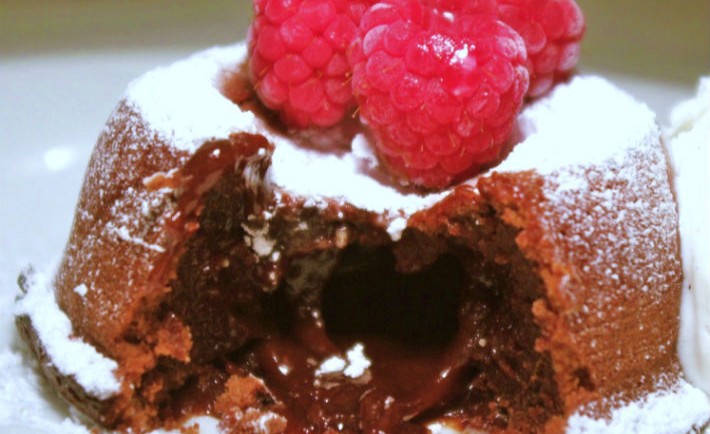 Weekend Treat: Gooey Raspberry Chocolate Cake