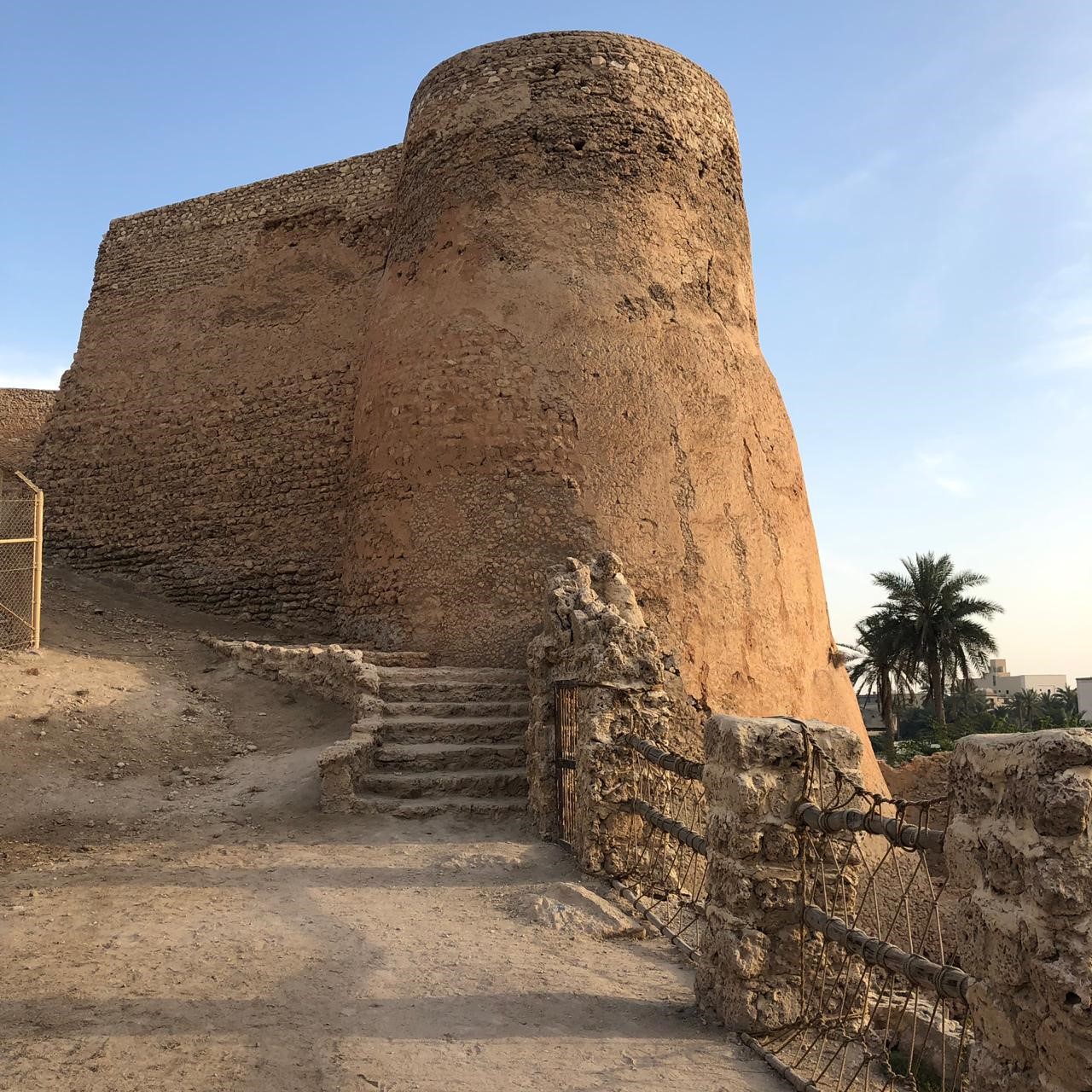قلعة القطيف قطعة أثرية نفسية يجب زيارتها  