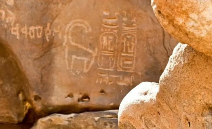 نقش رمسيس الثالث اكتشاف فرعوني على أرض شبه الجزيرة العربية