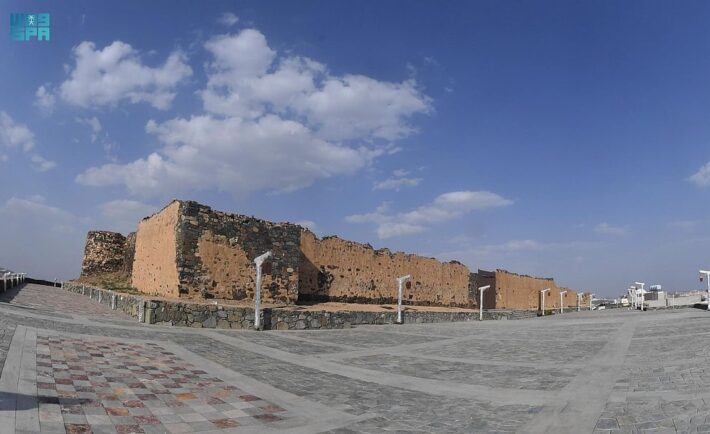 قلعة شمسان في أبها وجهة تاريخية