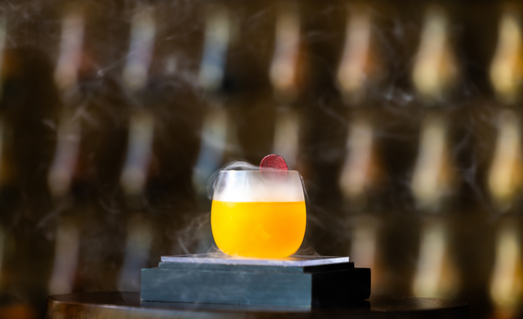 المزيج المثالي: تذوّق أرقى المشروبات السعودية من البحر الأحمر في ٢٠٢٥ 4 نيرا سبايس مشروب