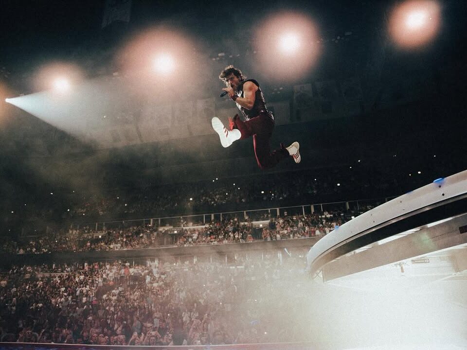 كاردي بي تشعل موسم مدل بيست ساوندستورم ٢٠٢٥ بإيقاع عالمي 1 ميدل بيست ساوندستورم