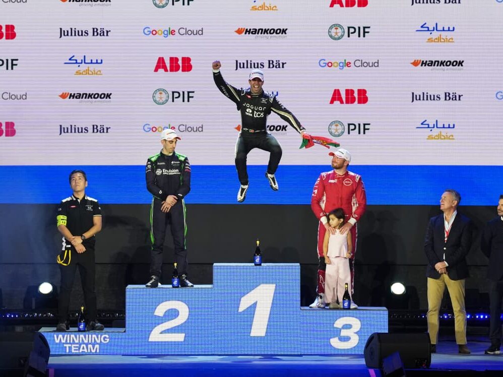 سباق جاكوار TCS والأداء القائم على الذكاء الاصطناعي