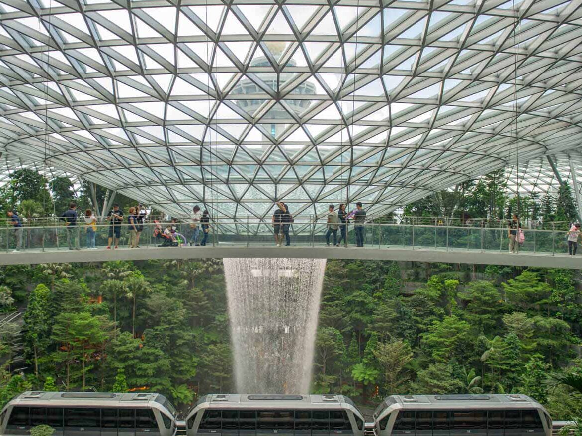 استئناف الرحلات الجوية المباشرة من الرياض إلى سنغافورة 