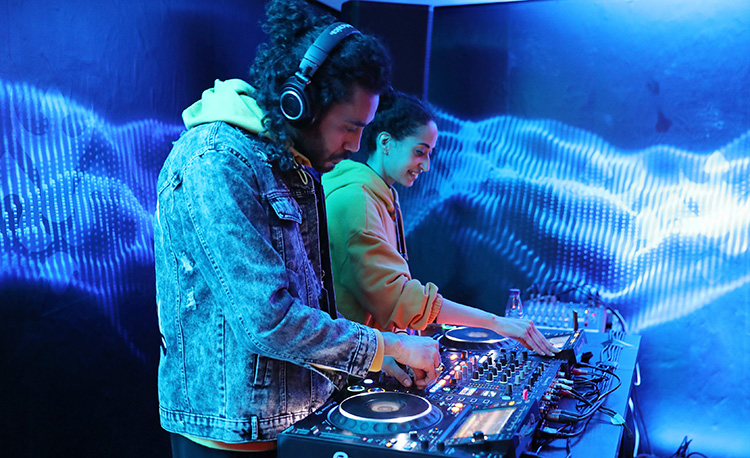 MDLBEAST XP 2021 - Day 1