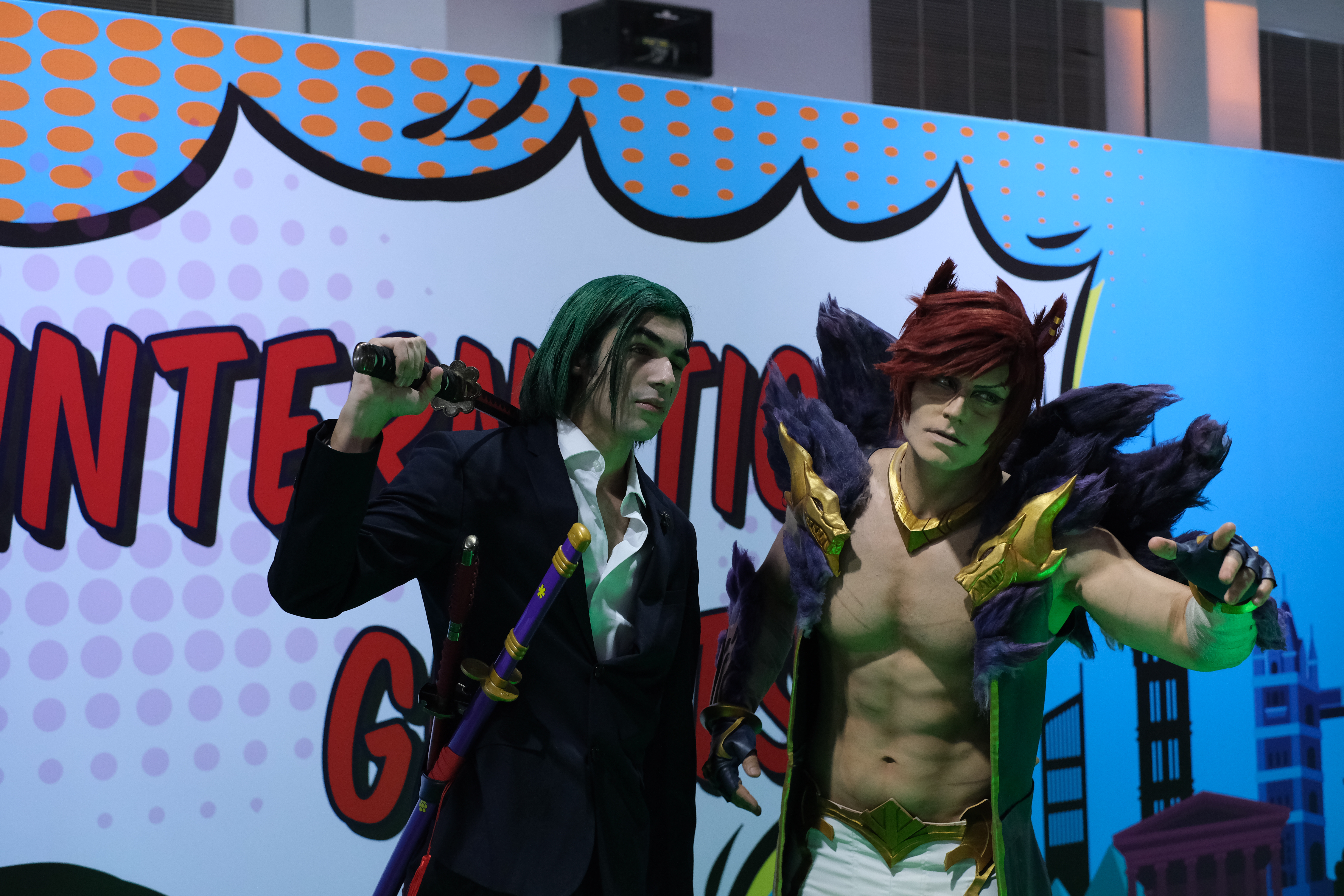 Taryn Cosplay meeting his fans