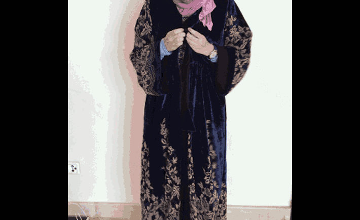optimized-abaya-struggles-buttons