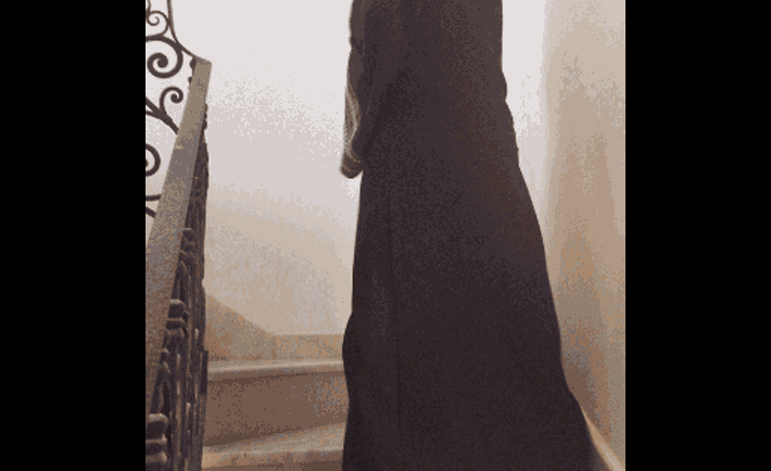 optimized-abaya-struggles-tripping